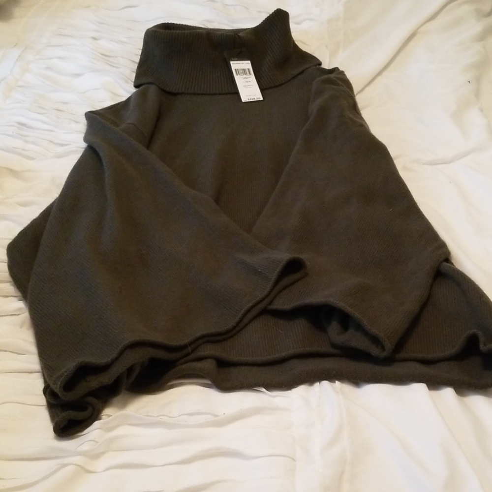 Dark green bcbg green sweater